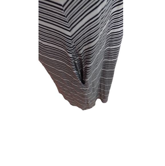 💕4 for $30💕 Swing dress with pockets - Picture 3 of 5